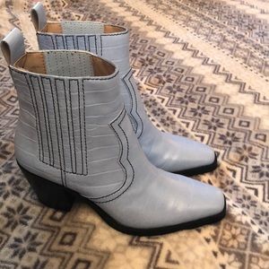 Steve Madden Geniva bootie